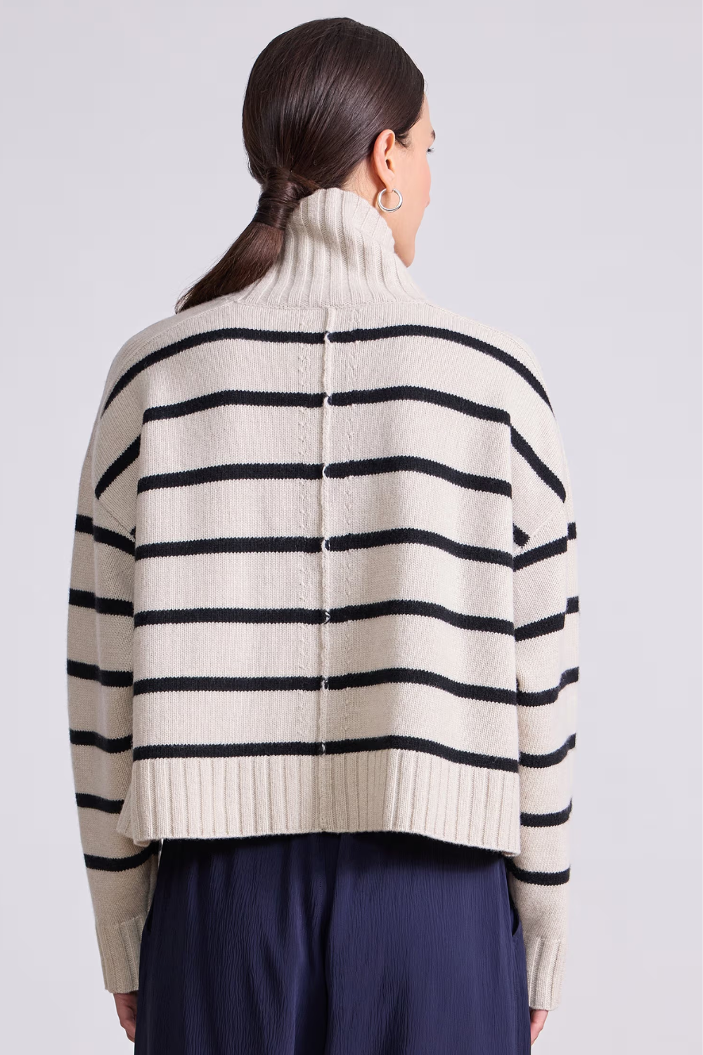 Model wearing Apiece Apart Ari Cropped Turtle rear view