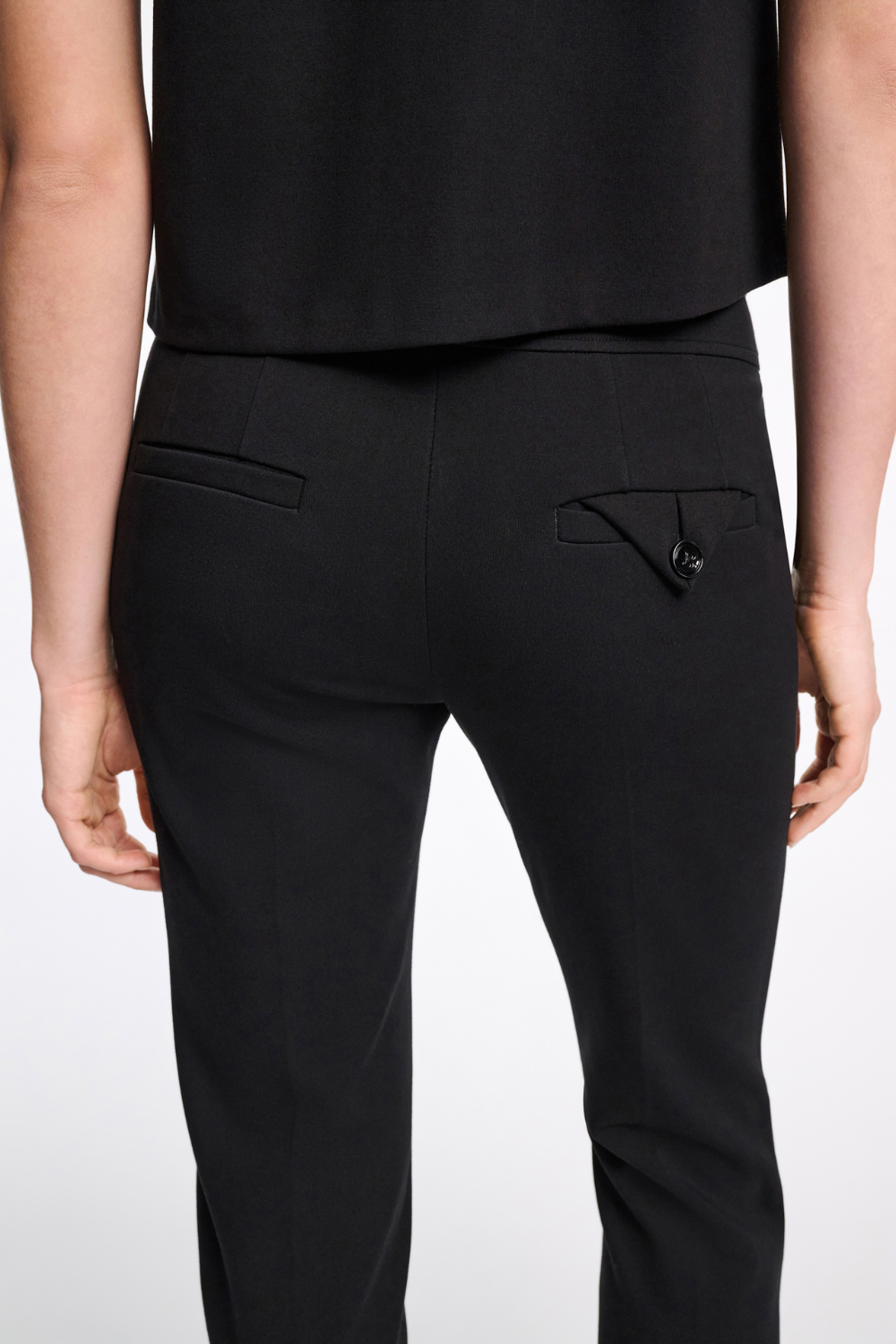 Model wearing Dorothee Schumacher Emotional Essence Pants rear view