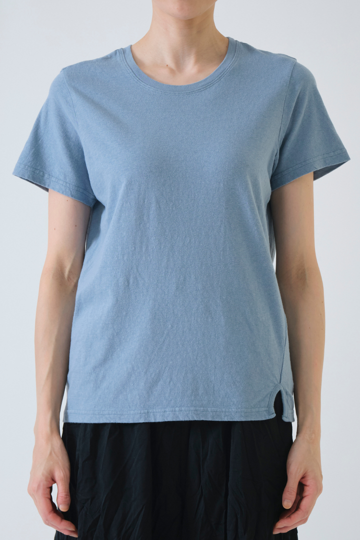 Model wearing Pas de Calais Recycle Jersey Classic T Shirt front view