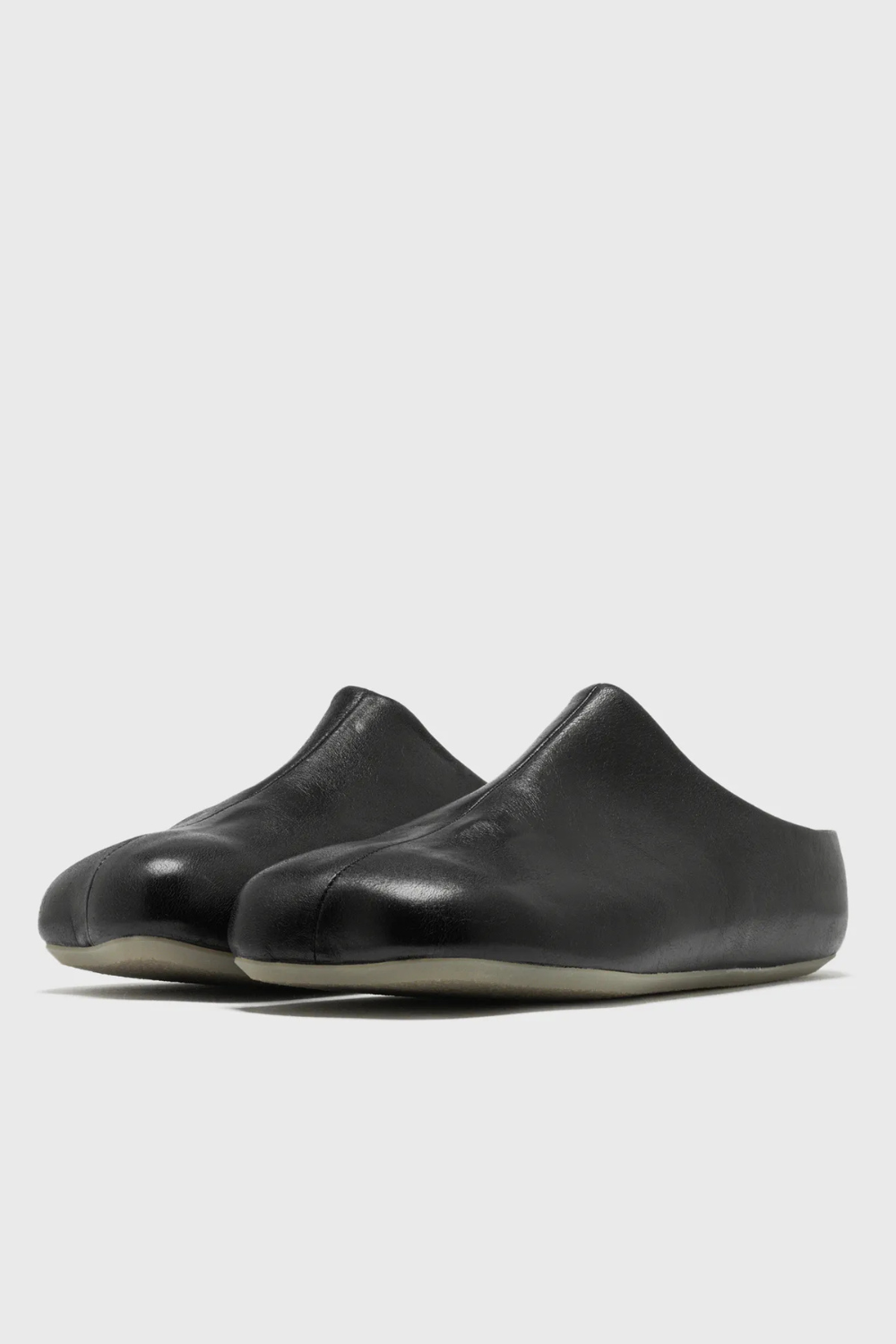 Flat lay of MM6 Maison Margiela Eros Calfskin Slipper front view