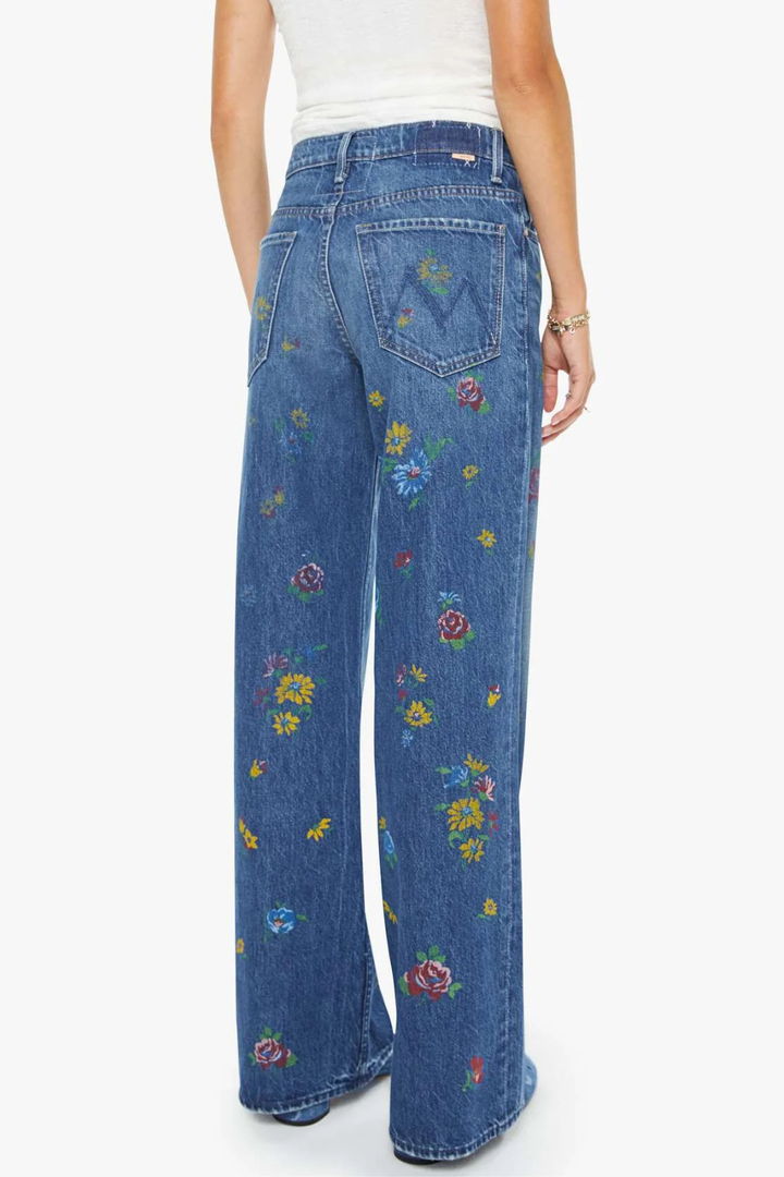 Model wearing Mother Denim The Rerun Zip Sneak rear view