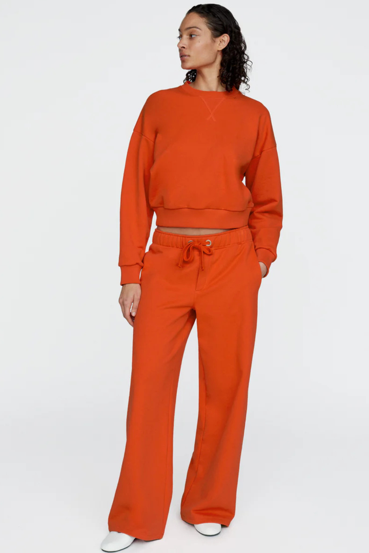 Model wearing ATM Anthony Thomas Melillo Cotton Full Leg Drawstring Sweatpant front view