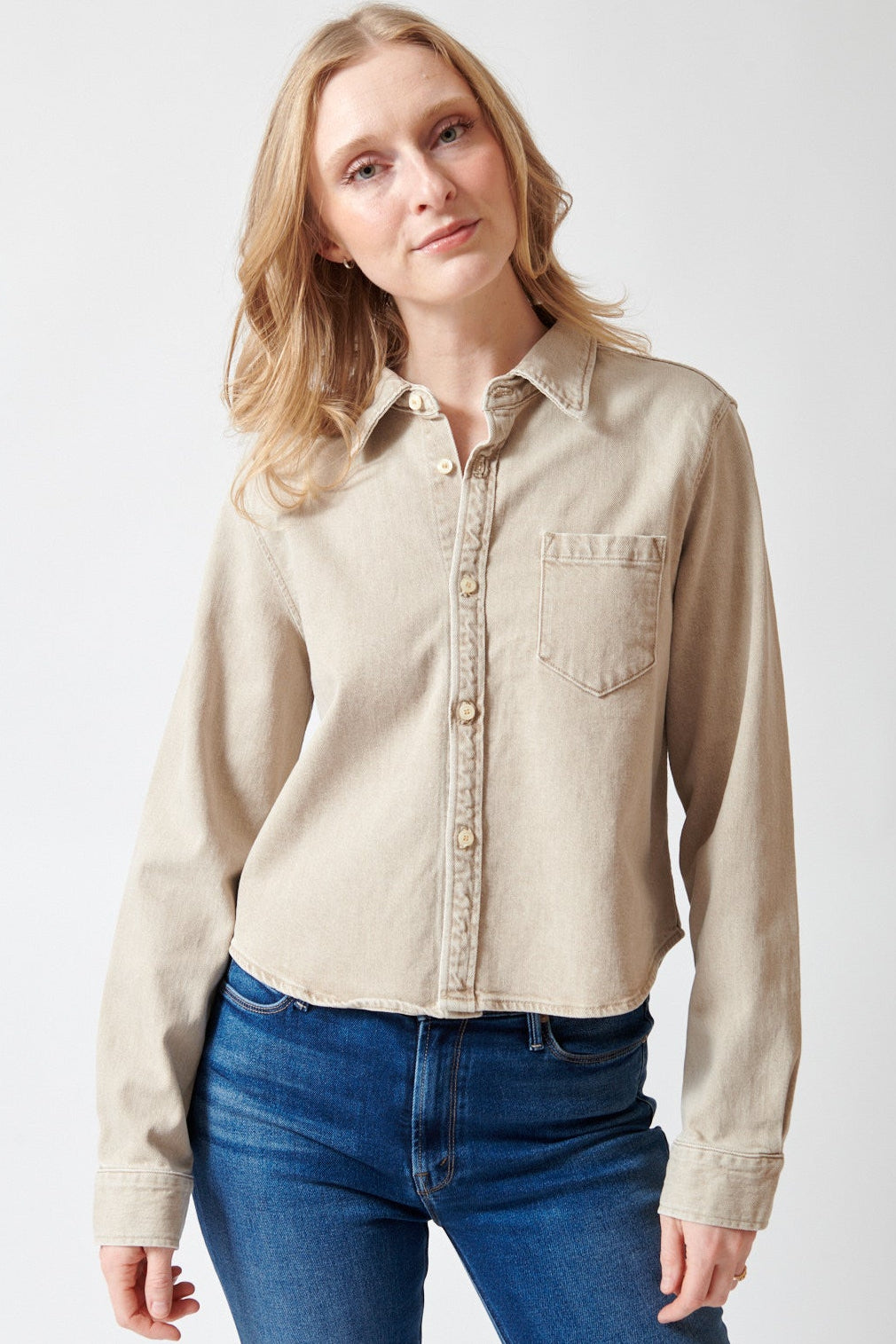 Madi wearing Mother Denim The Honor Roll front view