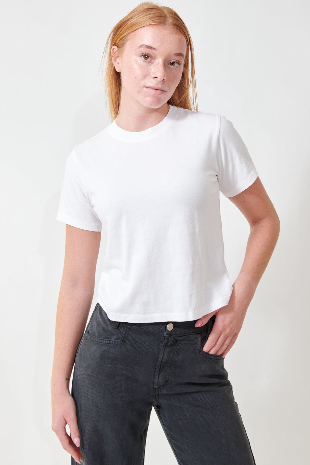 Aysia wearing Georgy Tee White front view view 
