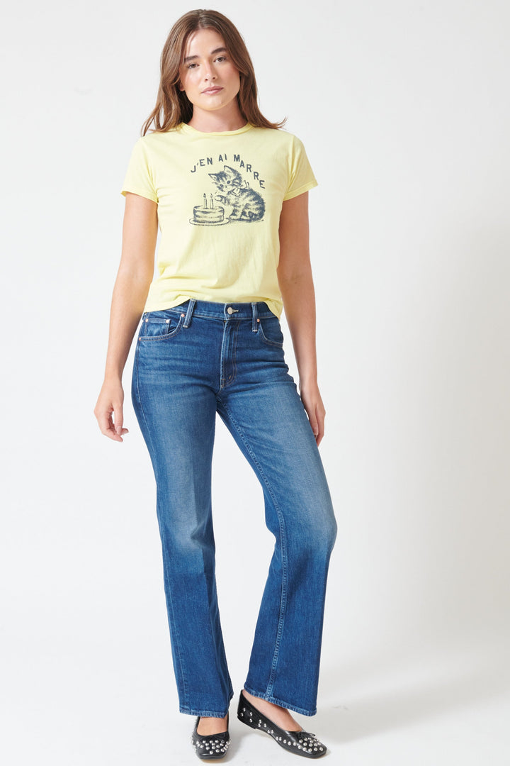 Julia wearing Mother Denim The Bookie Sneak front view