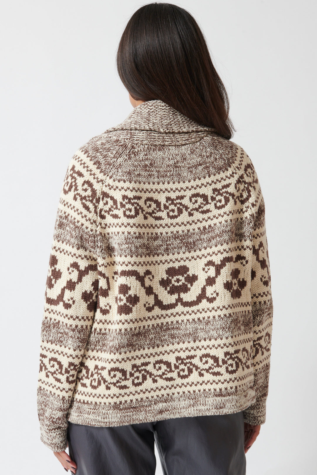 Model wearing The Great The Nordic Flower Lodge Cardigan rear view