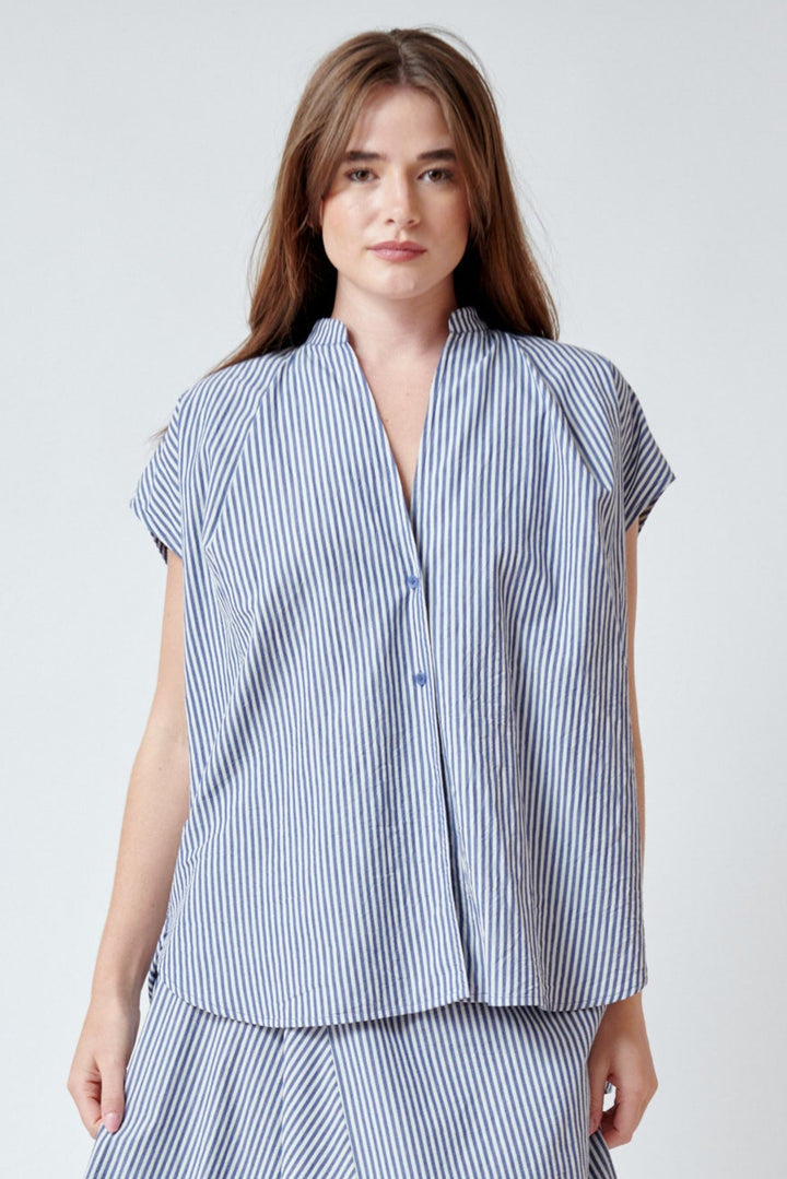 Julia wearing Apiece Apart Buono Oversized Tank front view