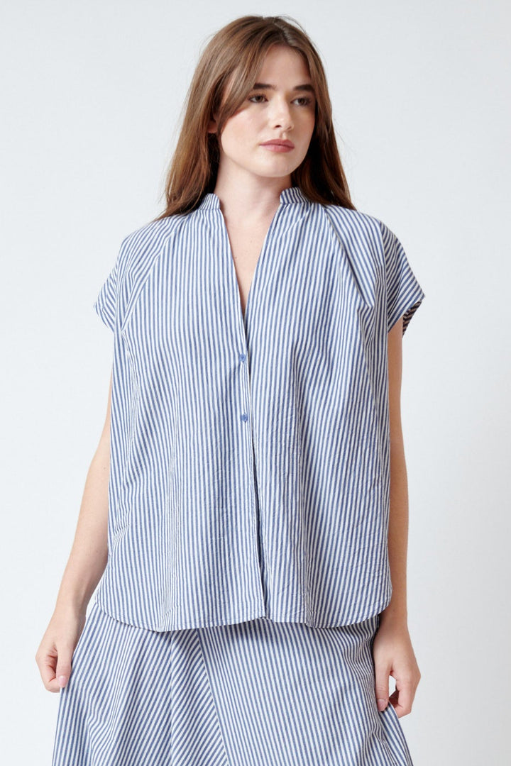 Julia wearing Apiece Apart Buono Oversized Tank front view