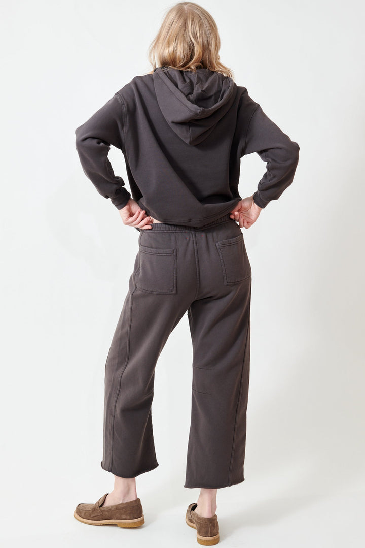 Madi wearing Xirena Clayton Pant rear view