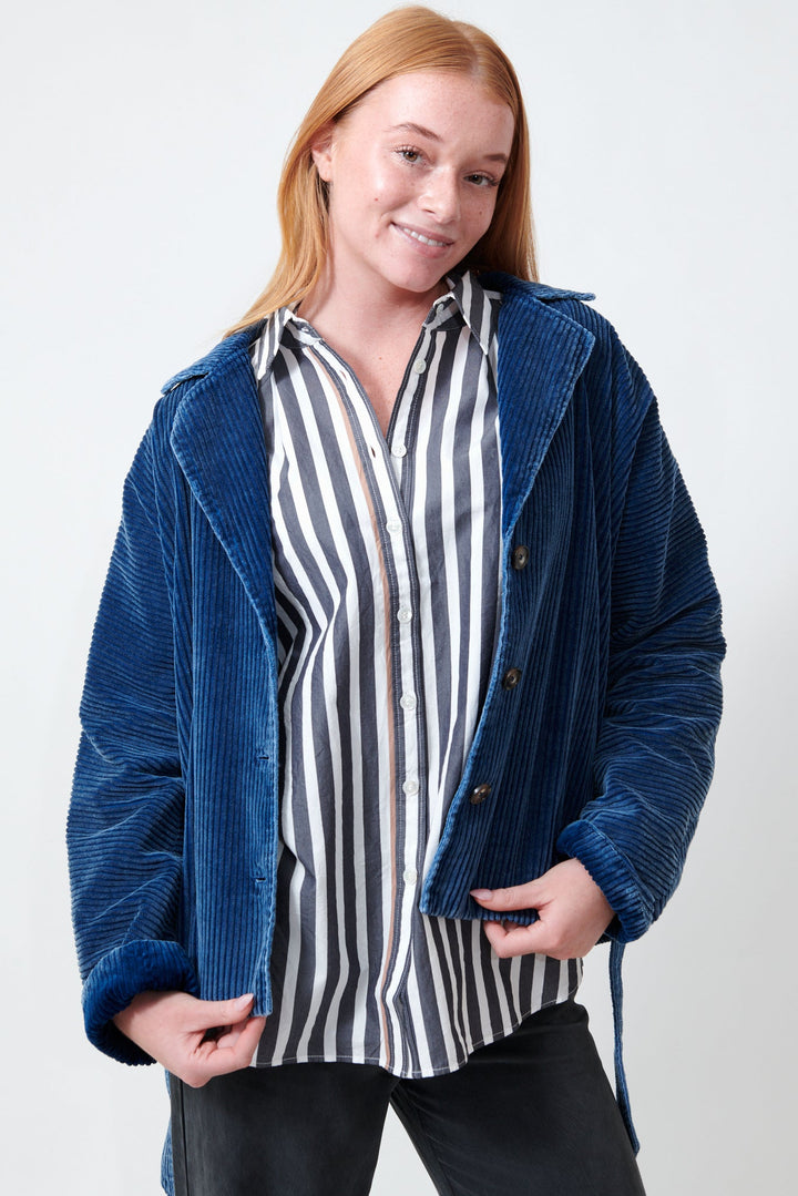 Aysia wearing Xirena Colt Jacket front view