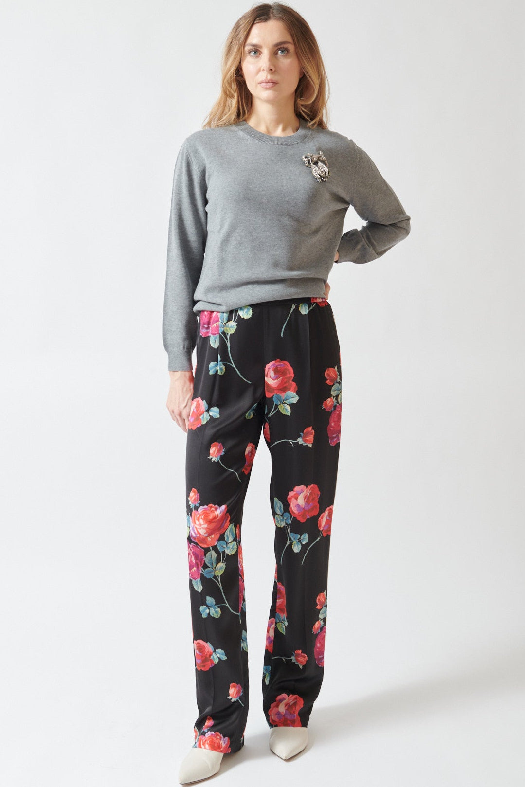 Mari wearing N°21 Bright Floral Viscose Pull On PJ Pant front view