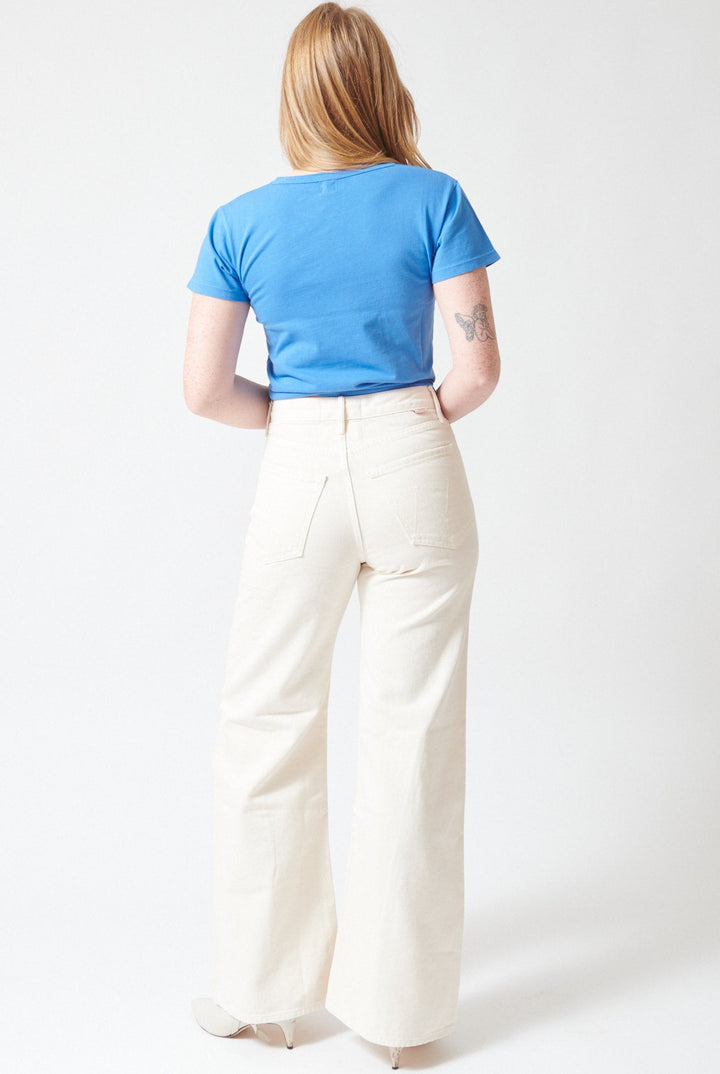 Waverly wearing Mother Denim The Lemon Twist Sneak rear view