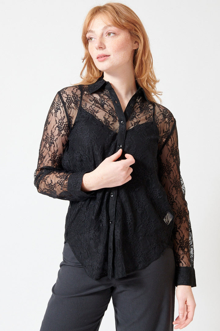 Waverly wearing Apiece Apart Alva Button Up front view