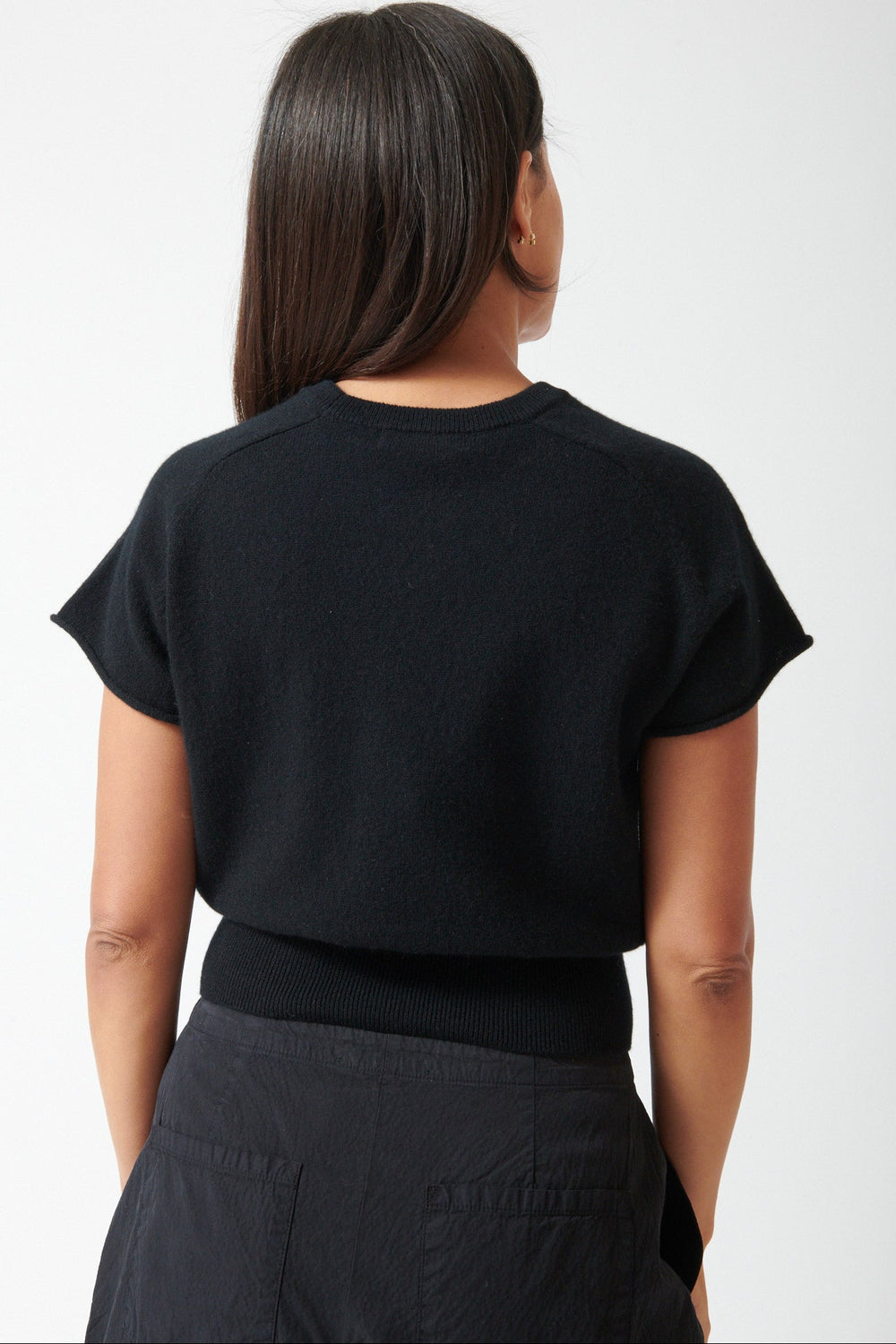 Amanda wearing Sablyn Joani Saddle Raglan Crewneck Tee rear view