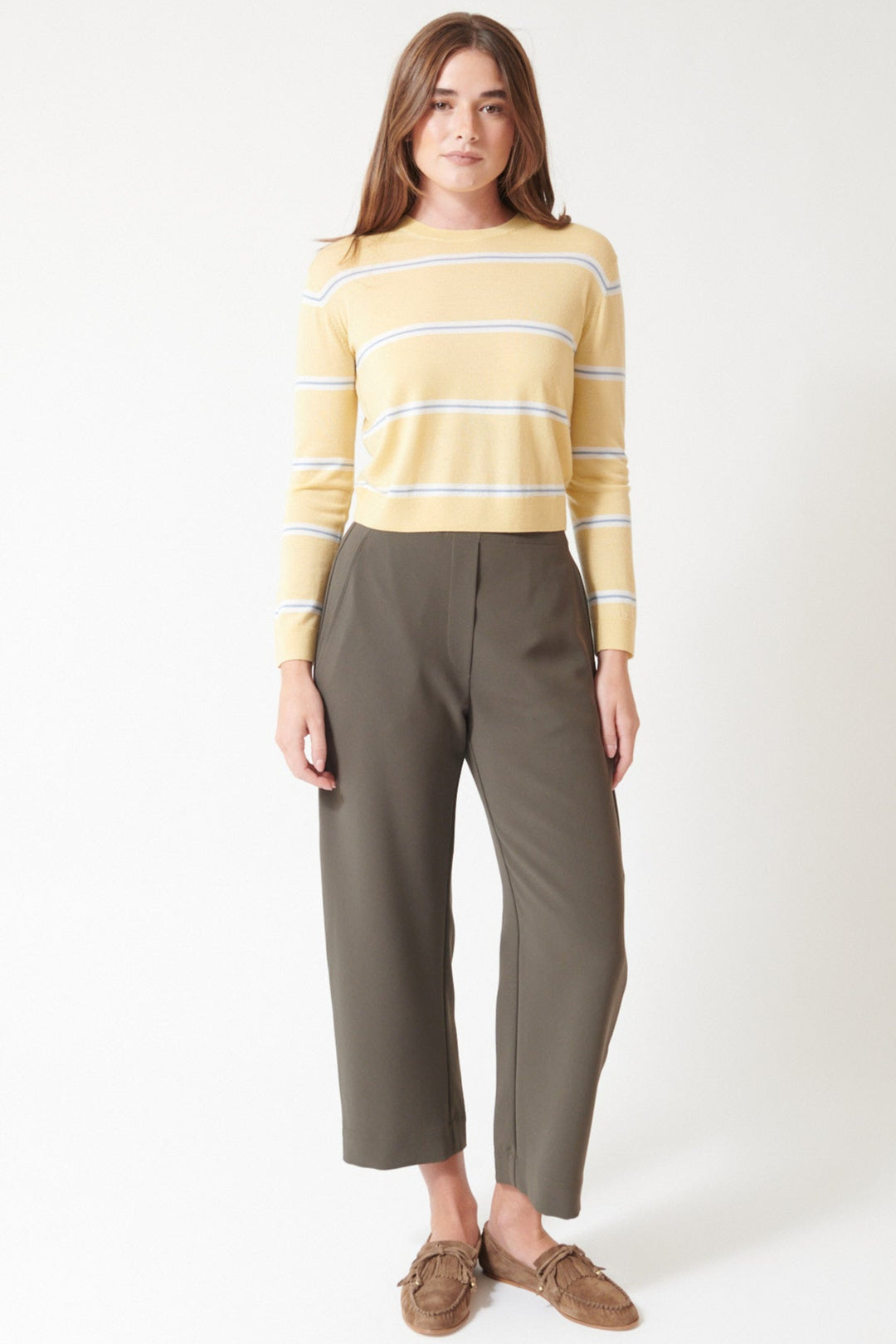 Julia wearing LESET Arielle Barrel Pant front view