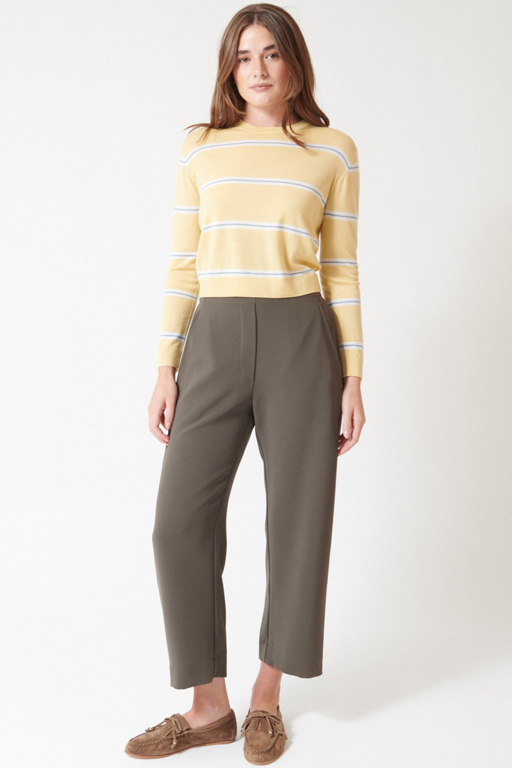 Julia wearing LESET Arielle Barrel Pant front view