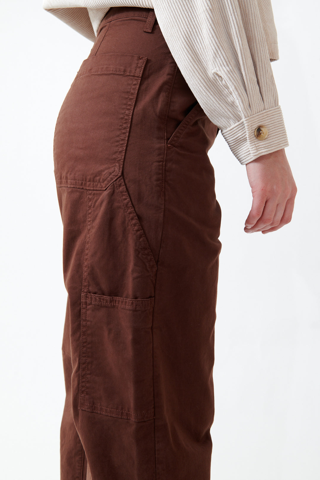 Madi wearing Xirena Rancho Pant side view