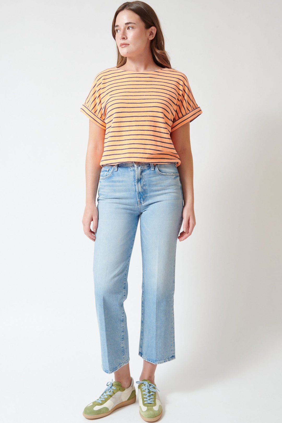 Julia wearing Mother Denim The Rambler Zip Flood front view