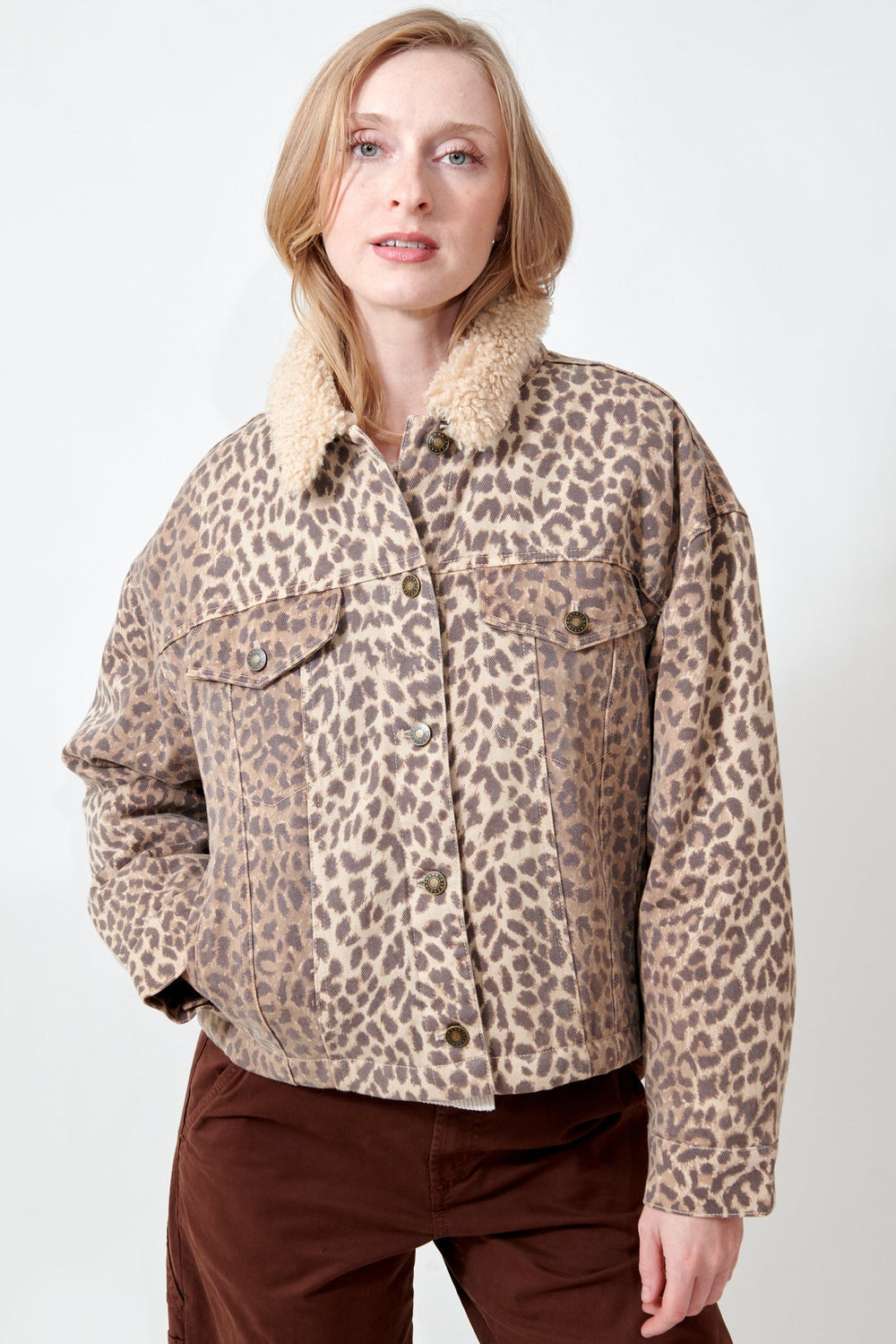 Madi wearing Xirena Ryko Jacket front view