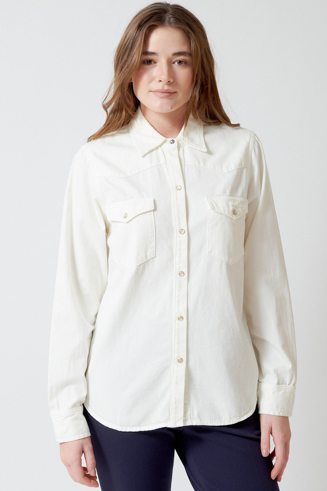 Julia wearing Nili Lotan Travis Shirt front view