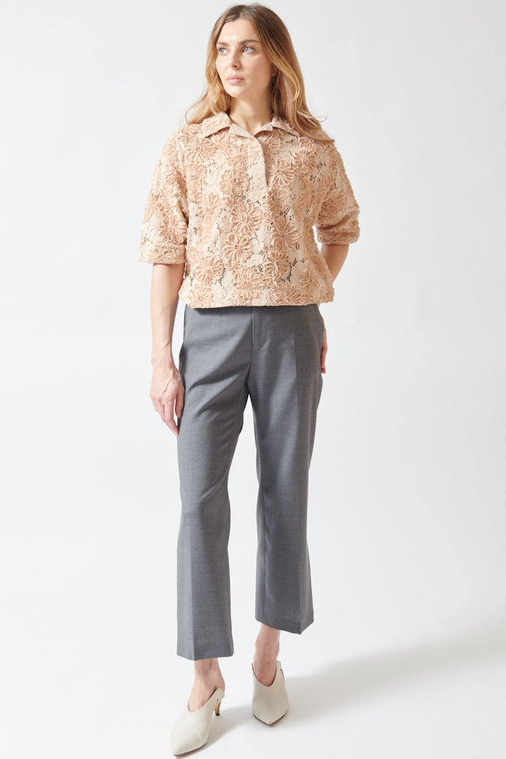 Mari wearing N°21 Elasticated Back Wool 21 Trouser front view