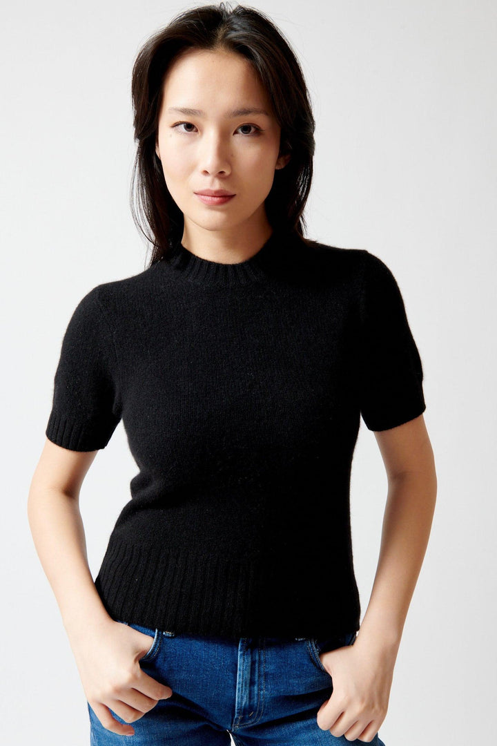 Lilly wearing White + Warren Featherweight Cashmere T Shirt front view