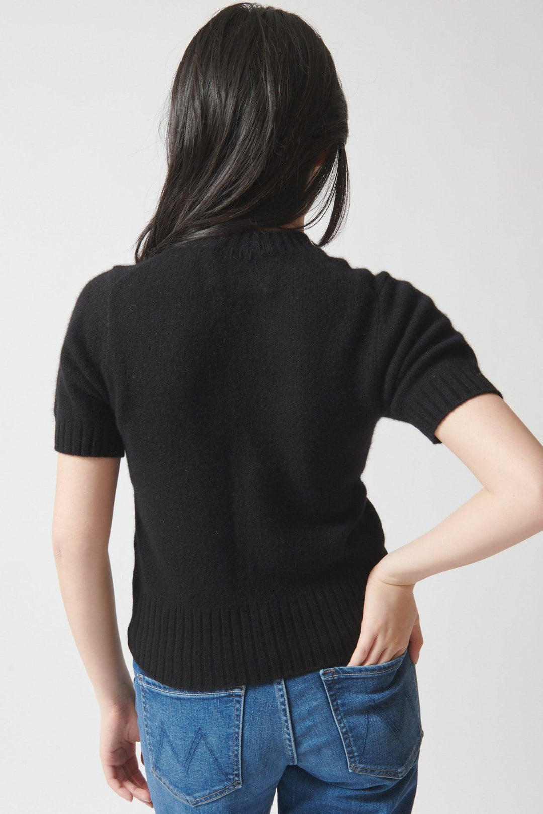 Lilly wearing White + Warren Featherweight Cashmere T Shirt rear view
