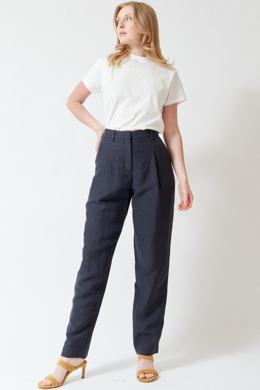 Madi wearing Dorothee Schumacher Summer Cruise Pants front view