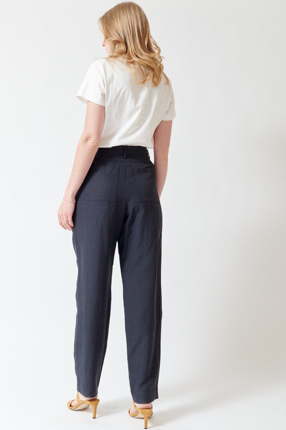 Madi wearing Dorothee Schumacher Summer Cruise Pants rear view