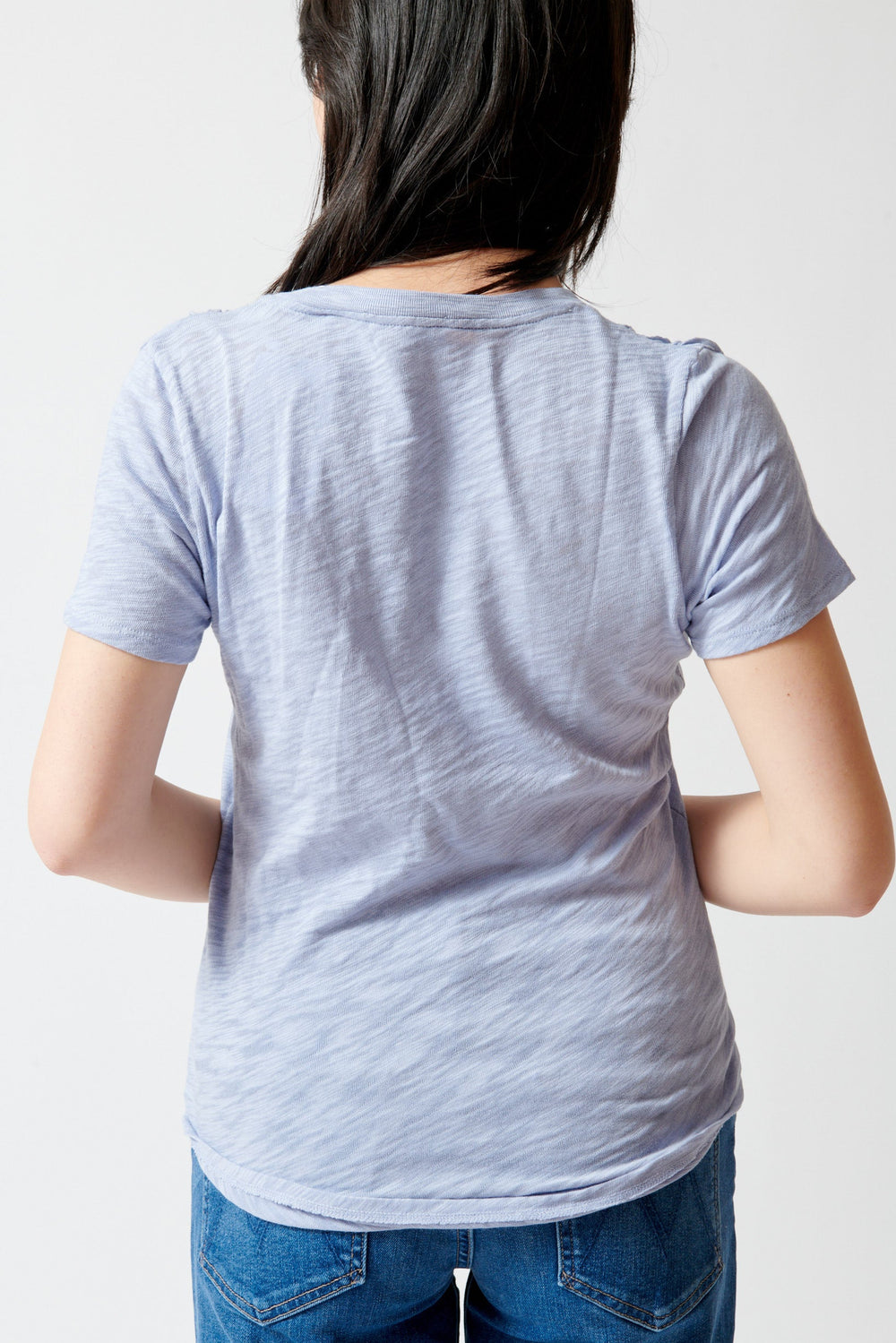 Lilly wearing ATM Anthony Thomas Melillo Slub Jersey Classic V Neck Tee rear view