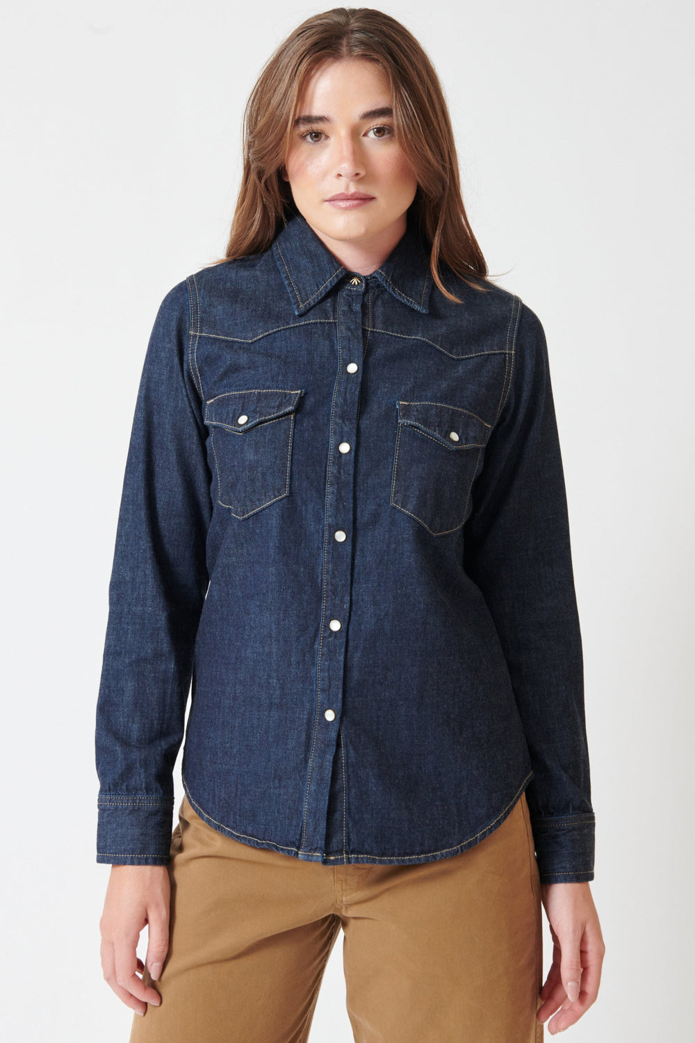 Julia wearing Nili Lotan Travis Shirt front view