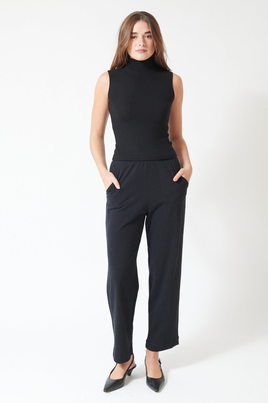 Julia wearing LESET Margo Tapered Pocket Pant, front view