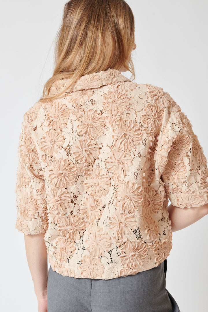 Mari wearing N°21 Intricate Blossom Blouse rear view