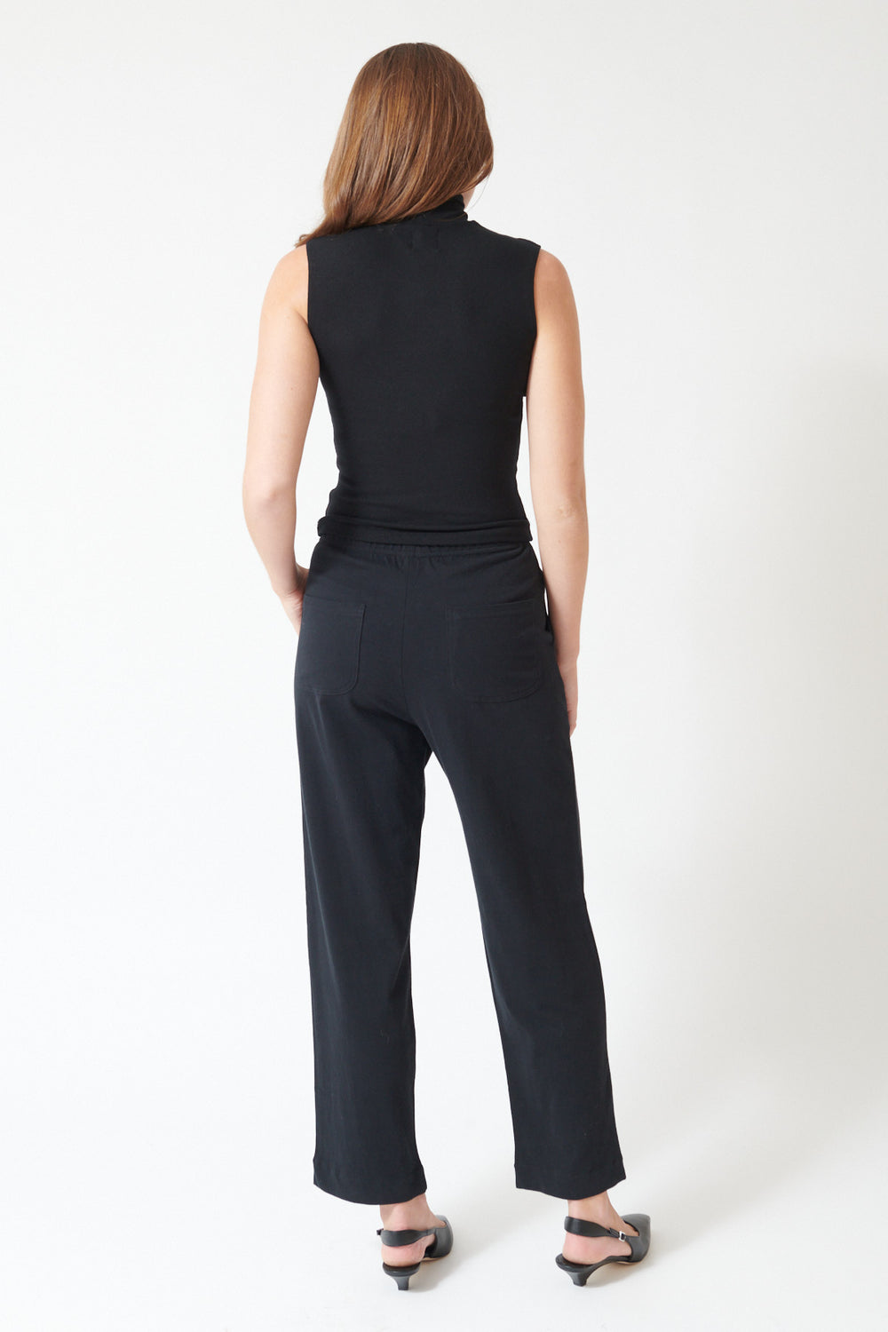 Julia wearing LESET Margo Tapered Pocket Pant, front view