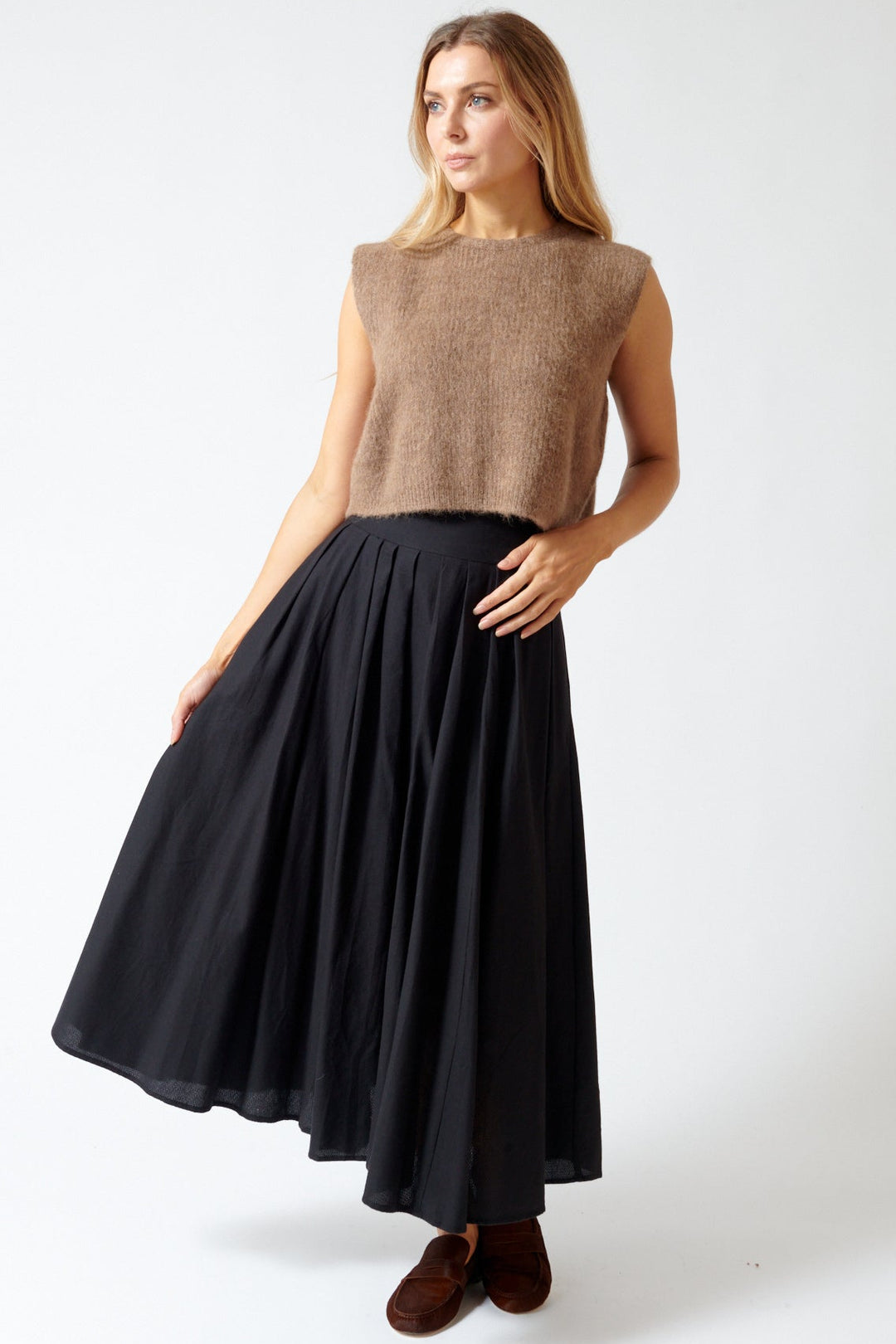 Mari wearing The Great The Regency Skirt front view