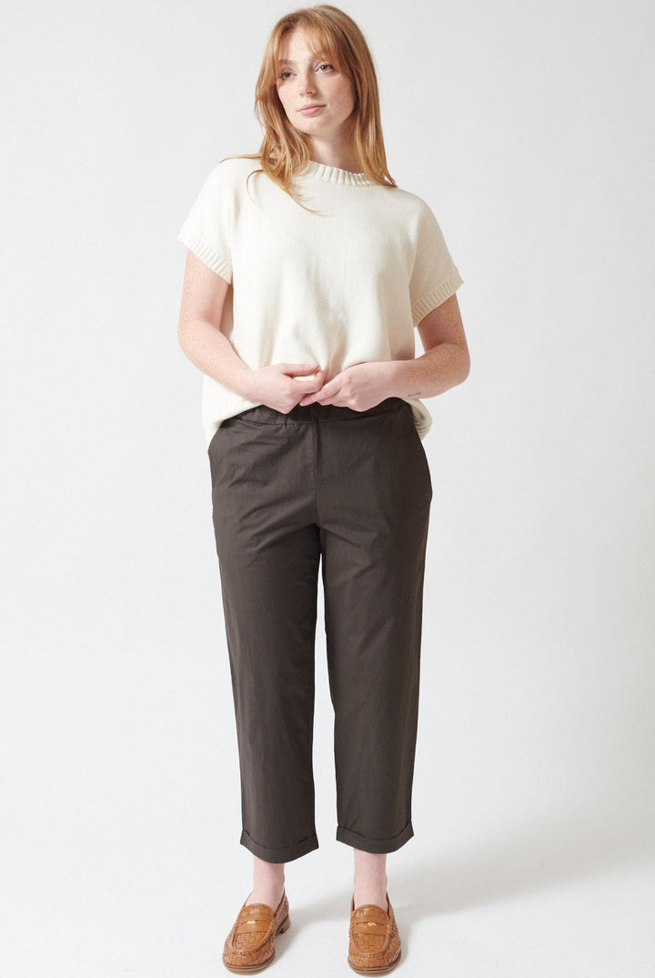 Waverly wearing Labo.Art Clara Pants front view