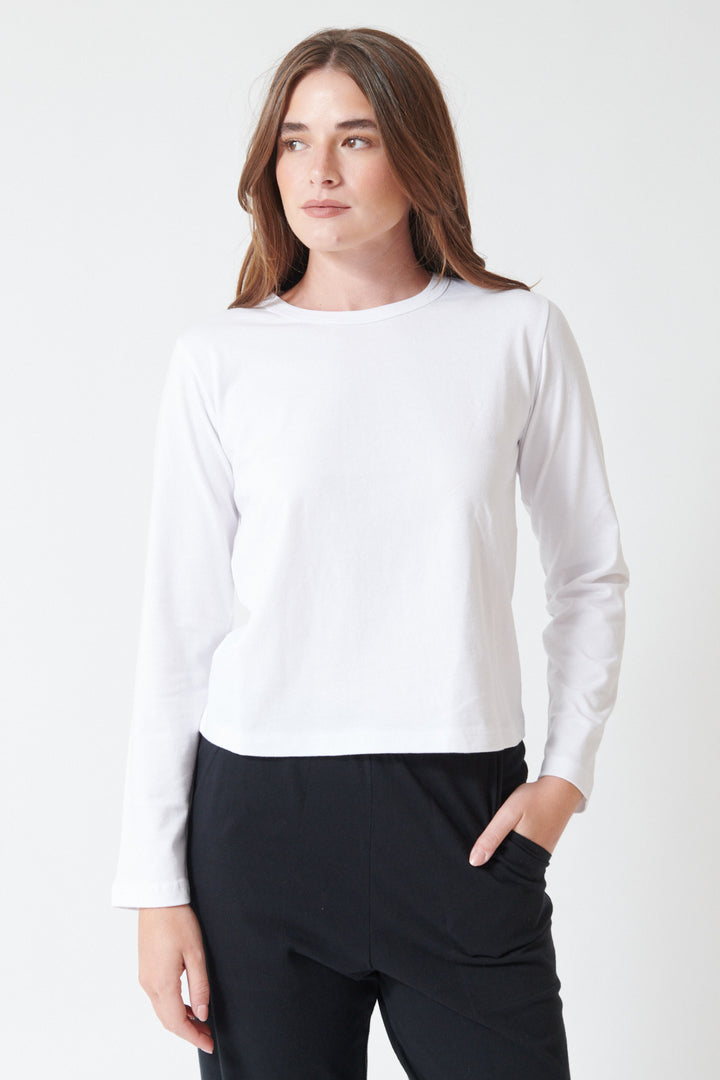 Julia wearing LESET The Margo Long Sleeve Tee, front view