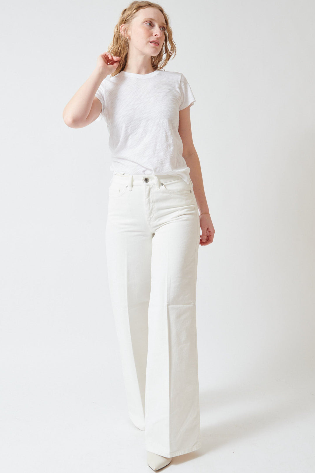 Madi wearing PT Torino Cyndi Wide Leg Jean front view