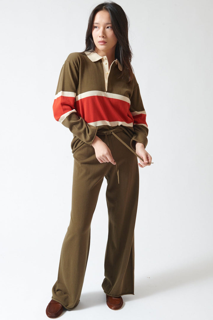 Lilly wearing The Great The Rec Sweater Pant front view