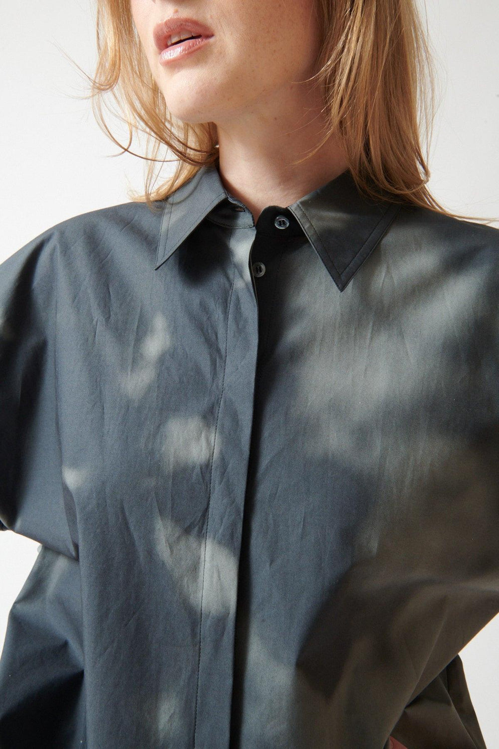 Madi wearing Mantu Holly Balloon Sleeve Shirt Black Smoke Print front/detail view