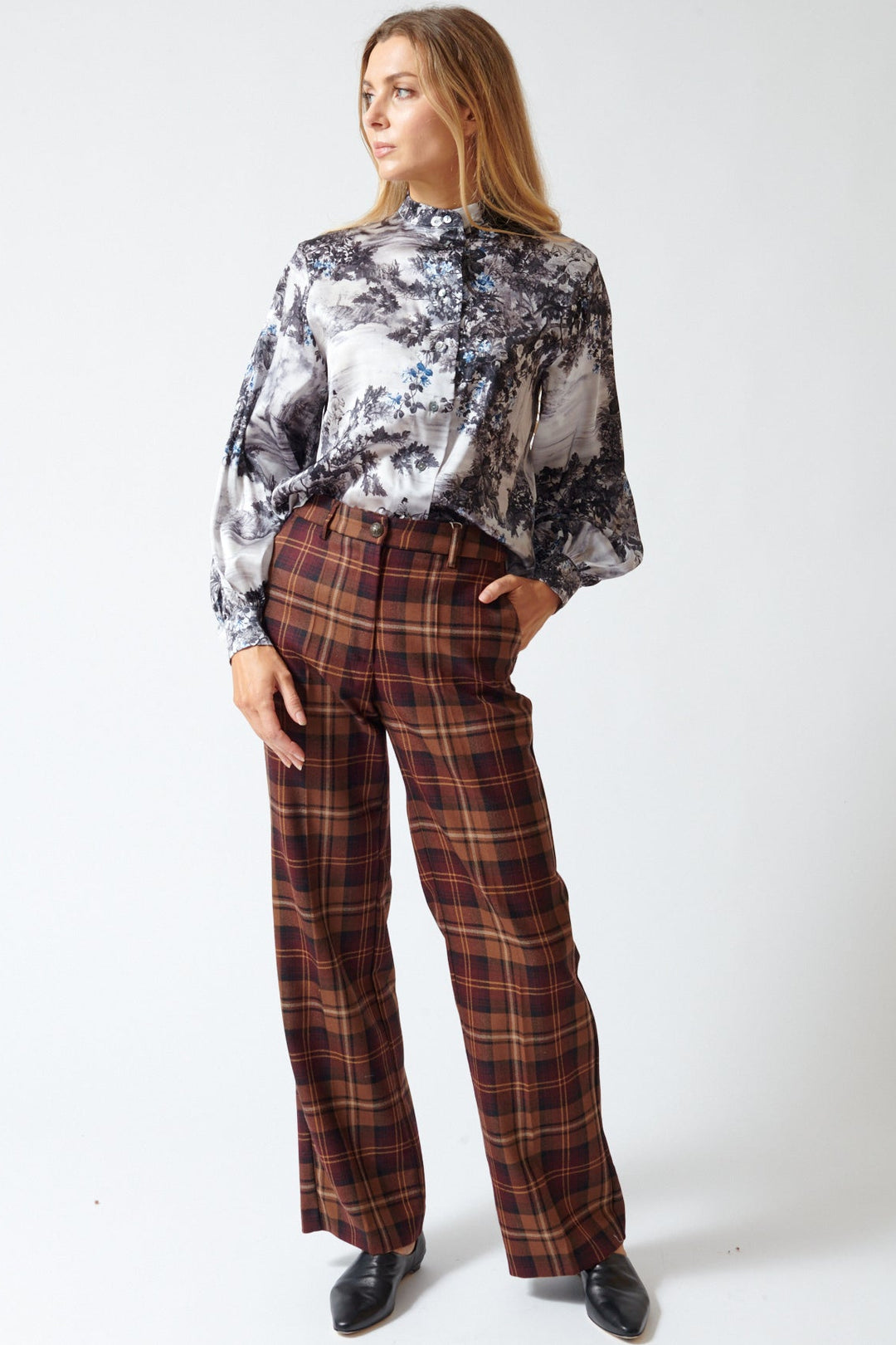 Mari wearing Momoni Milton Pant front view