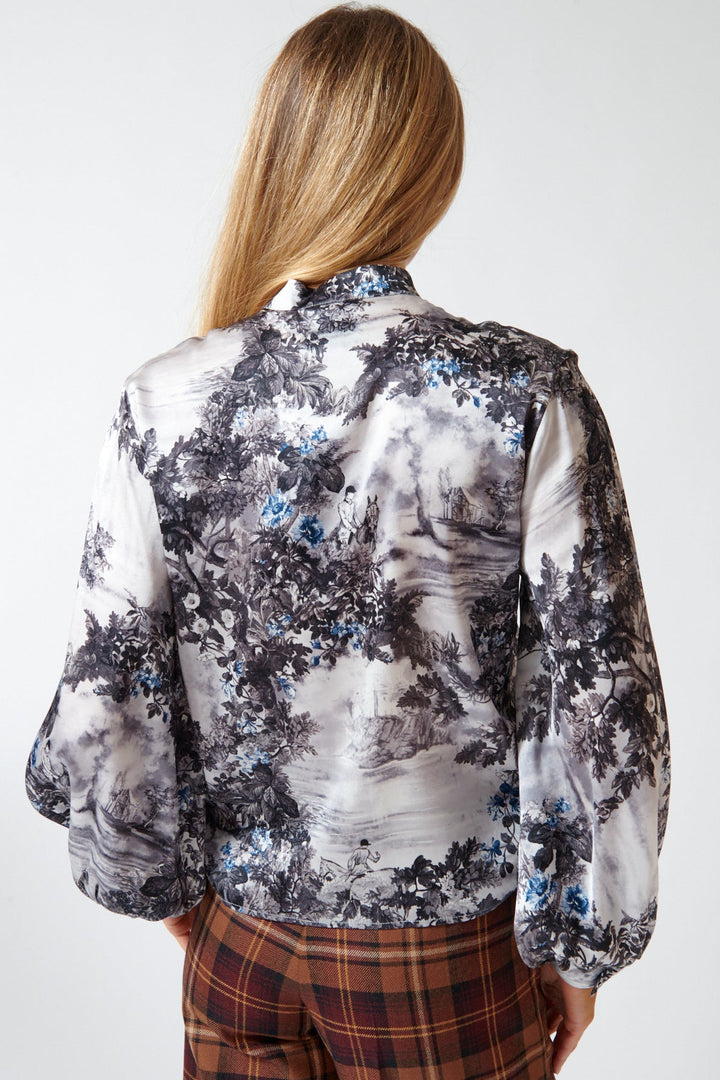 Mari wearing Momoni Agatha Shirt rear view