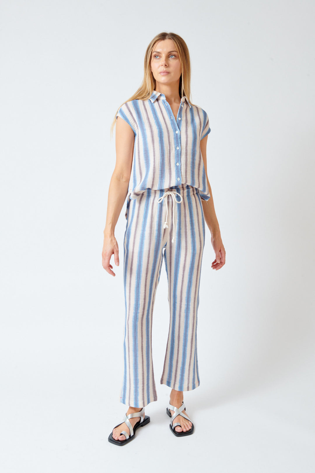 Mari wearing Xirena Blanche Pant front view