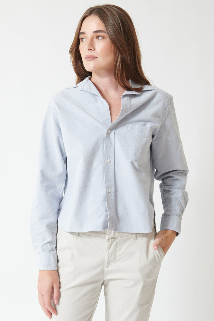 Julia wearing Frank & Eileen Silvio Untuckable Button Up Shirt in Indigo Oxford, front view.