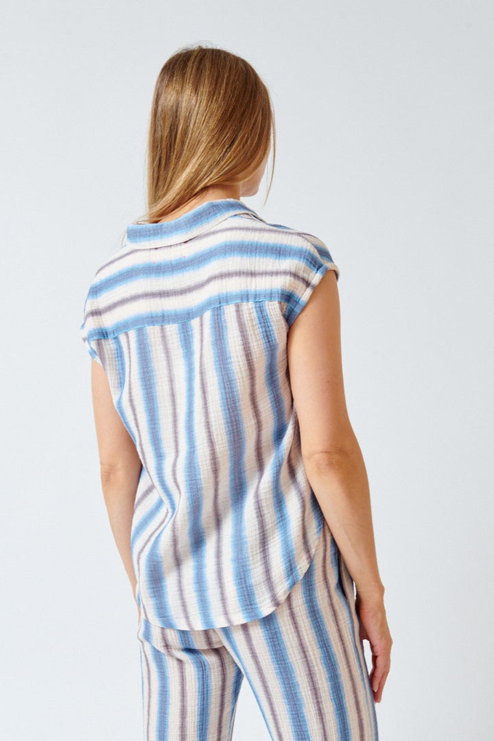 Mari wearing Xirena Tillie Shirt rear view