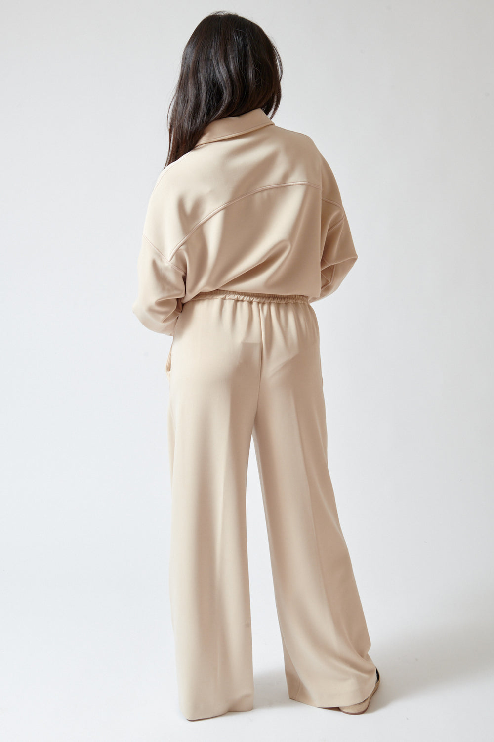 Lilly wearing Momoni Celtic Pant rear view