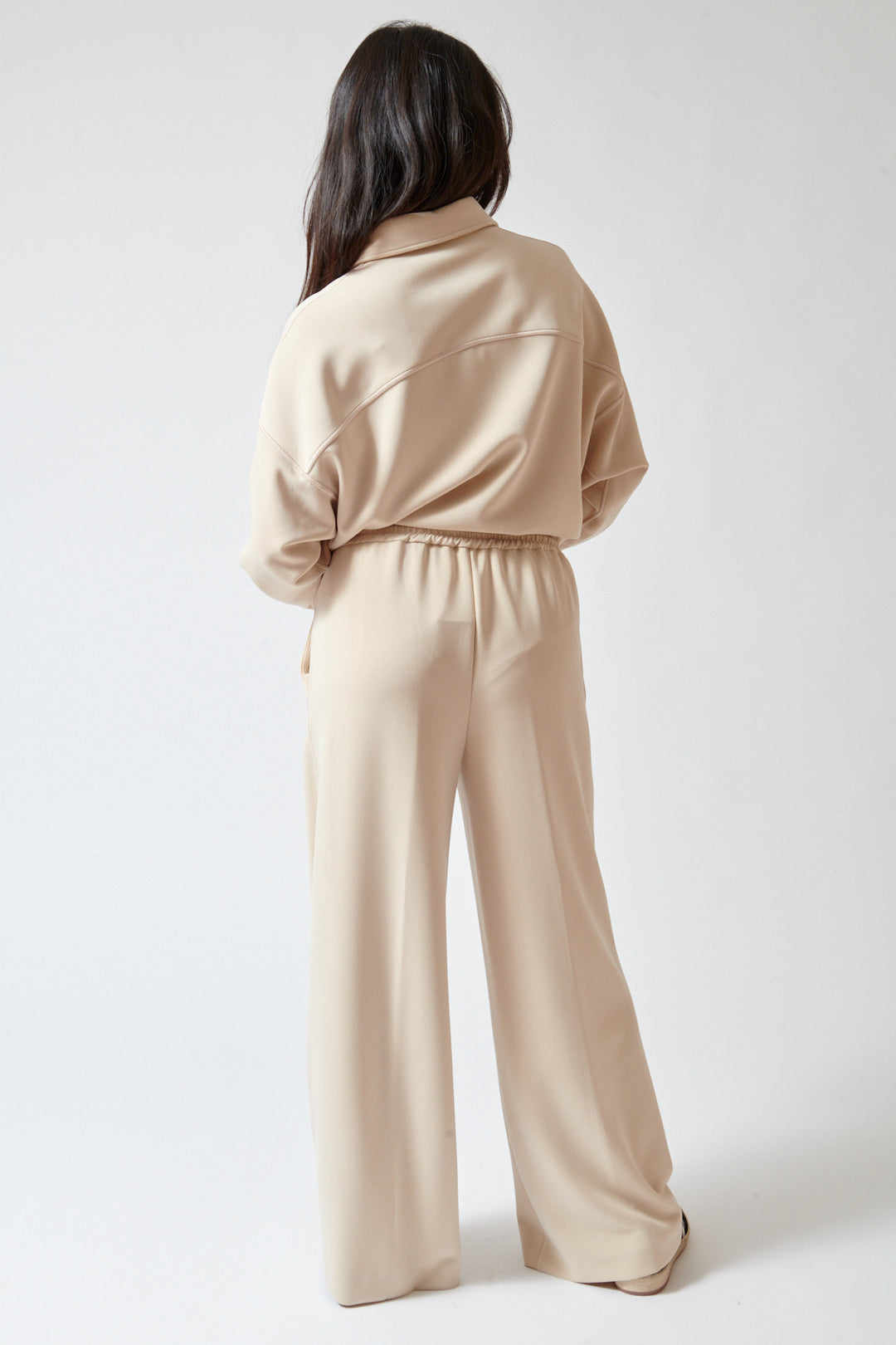 Lilly wearing Momoni Celtic Pant rear view