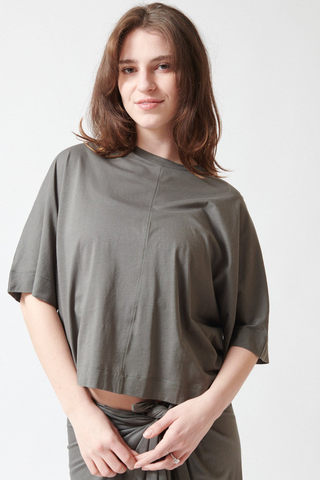 Sophie wearing Soeur Mid Length Sleeve Cotton Helsinki Tee front view