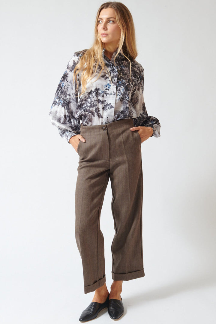 Mari wearing Momoni Ethan Pant front view