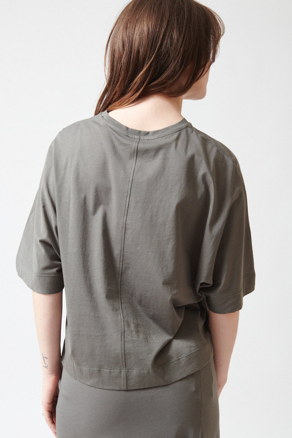 Sophie wearing Soeur Mid Length Sleeve Cotton Helsinki Tee rear view